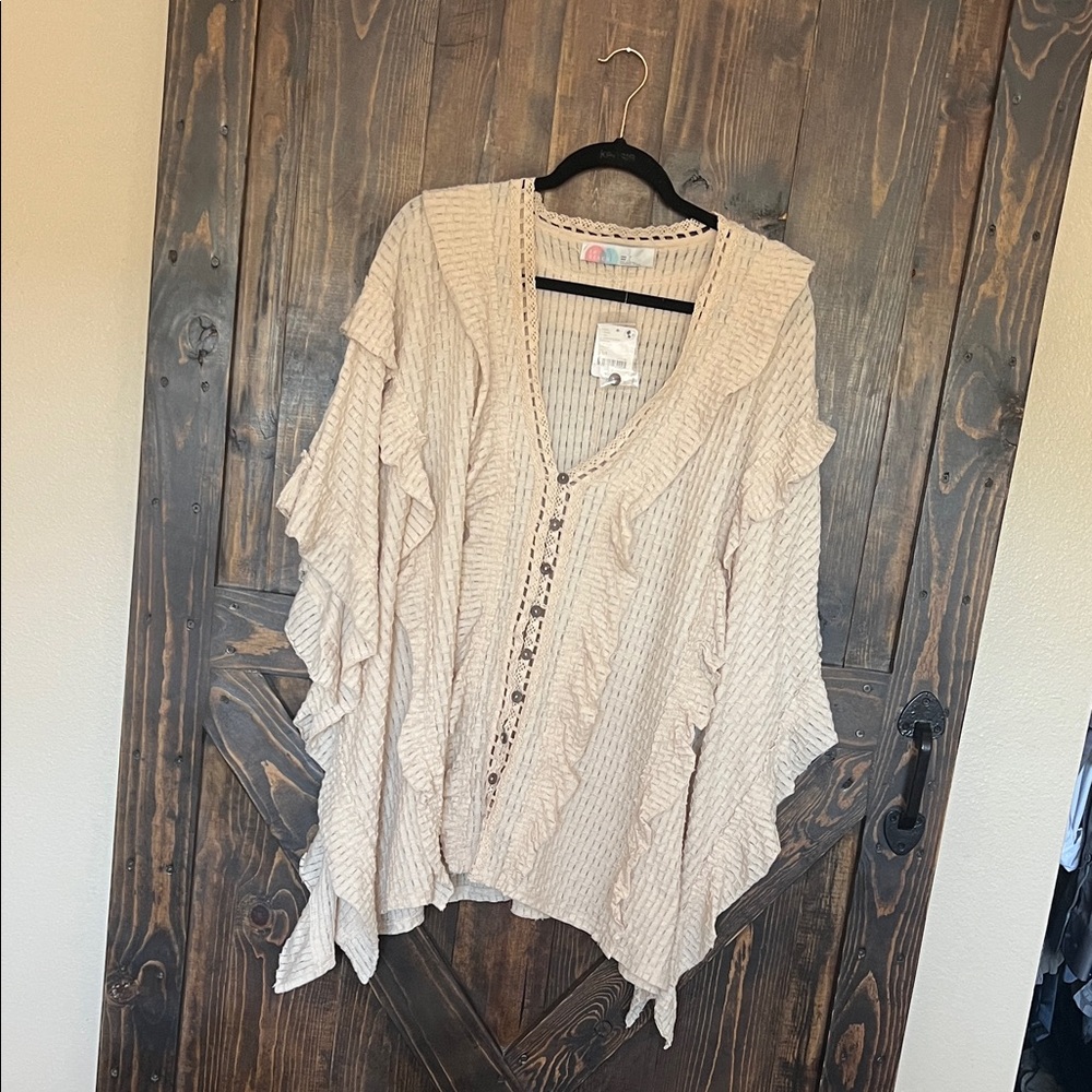 Free People (Beach)Light Beige Ruffle V-Neck Women's cardigan NWT XS/S oversized